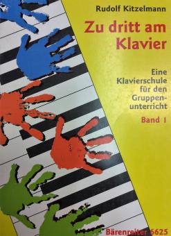 Zu dritt am Klavier 